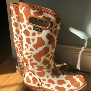 Bogs rain boots size 8